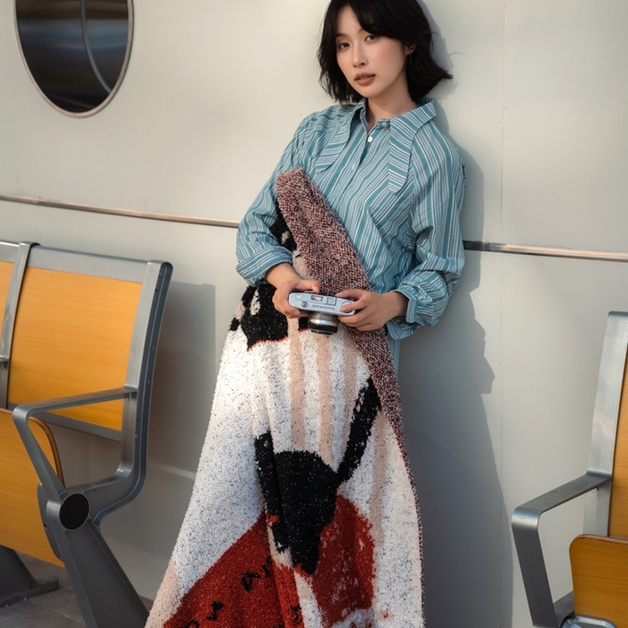 91家纺网 家纺一手货源 找家纺 圆岛 2024新款多功能针织半边绒毛毯 椅子小猫