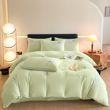 爱缦 2024新款铃兰物语系列全消光牛奶绒四件套 铃兰物语-抹茶