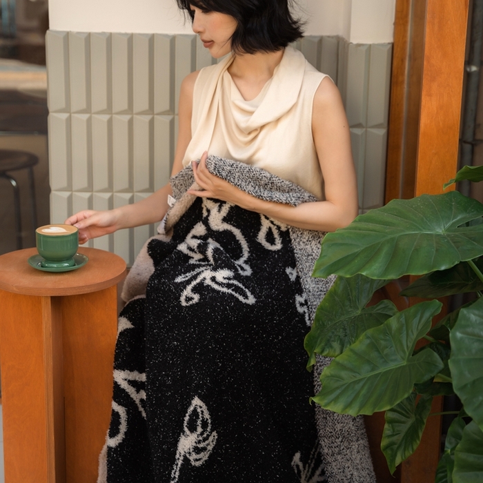 91家纺网 家纺一手货源 找家纺 圆岛 2024新款多功能针织半边绒毛毯 中古花