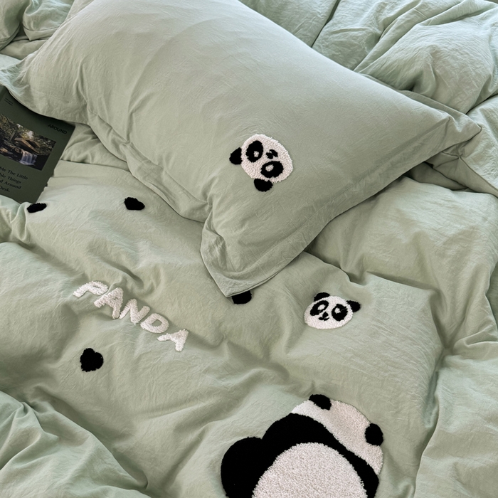 91家纺网 家纺一手货源 找家纺 布可家纺 2025新款水洗棉毛巾绣四件套 熊猫嘟嘟-绿