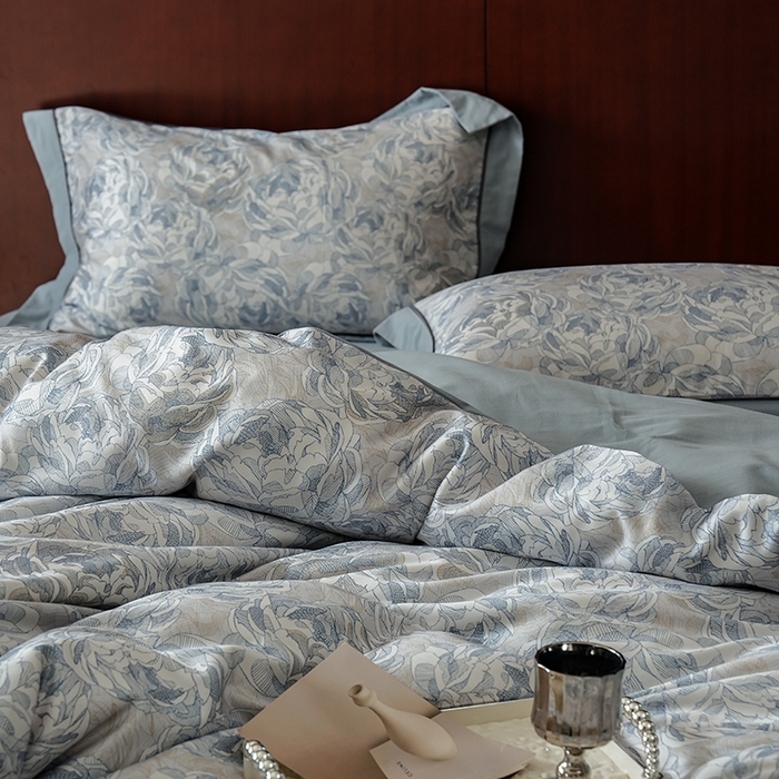 91家纺网 家纺一手货源 找家纺 2024新款天丝棉磨毛宽边+嵌条印花四件套 繁花予槿-蓝