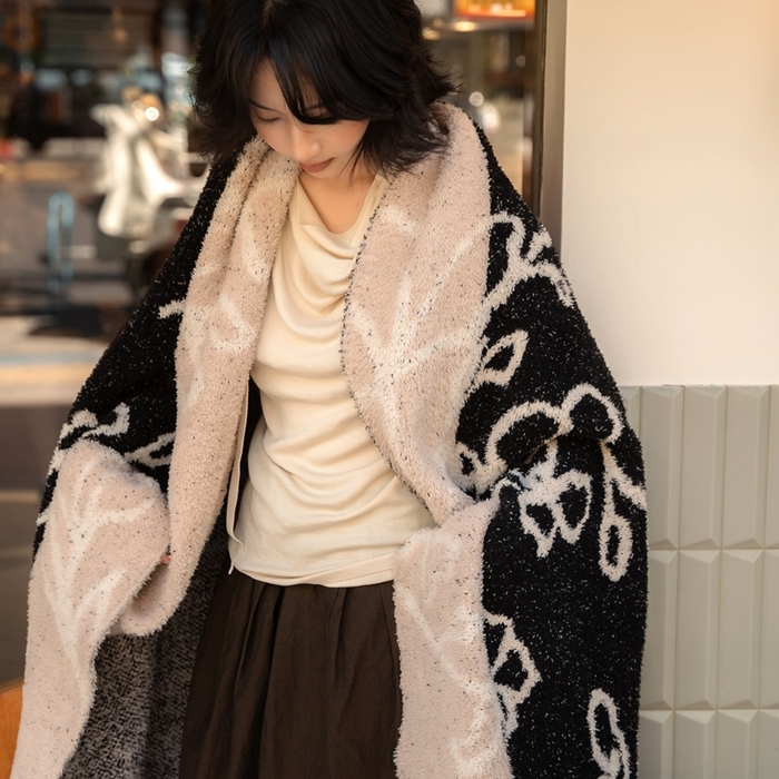 91家纺网 家纺一手货源 找家纺 圆岛 2024新款多功能针织半边绒毛毯 中古花