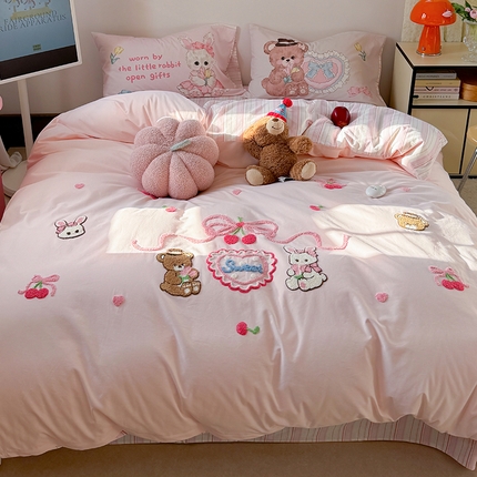 眠屿家纺 2025新款全棉磨毛毛巾绣四件套 熊熊浪漫礼物