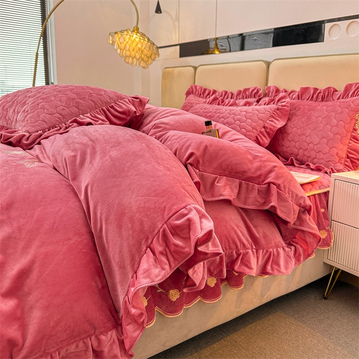 91家纺网 家纺一手货源 找家纺 恒爱家纺 2024新款宝宝绒霞姿月韵四件套 豆沙红