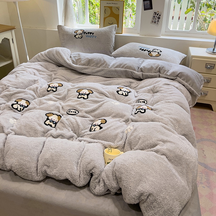 91家纺网 家纺一手货源 找家纺 金爱家 2024新款220g加厚防静电泰迪绒牛奶绒刺绣四件套 泰迪绒-快乐狗