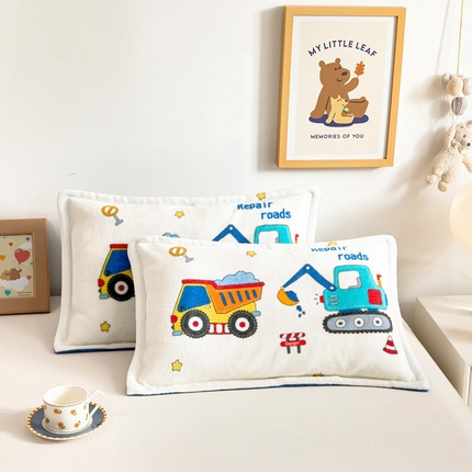 91家纺网 家纺一手货源 找家纺 （总）吉咪兔家纺 25年新款大版定位图案儿童卡通牛奶绒枕套加厚秋冬季宝宝枕头套幼儿园枕芯套