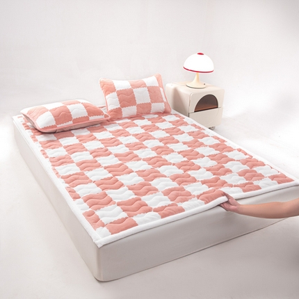 91家纺网 家纺一手货源 找家纺 （总）恒尚居 2024-秋冬新品牛奶绒床褥垫【棋盘格】加厚夹棉软床垫床褥子床护垫