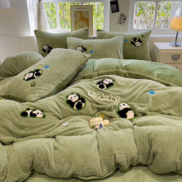 91家纺网 家纺一手货源 找家纺 金爱家 2024新款220g加厚防静电泰迪绒牛奶绒刺绣四件套 泰迪绒-熊猫宝贝