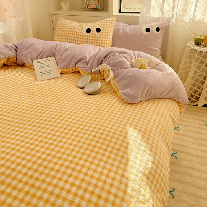 91家纺网 家纺一手货源 找家纺 慕尚 2025新款可爱大眼睛蝴蝶结牛奶绒四件套 芭比风铃紫