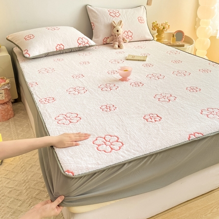 91家纺网 家纺一手货源 找家纺 好眠好梦 2024新款240g提花牛奶绒床笠 暖时光