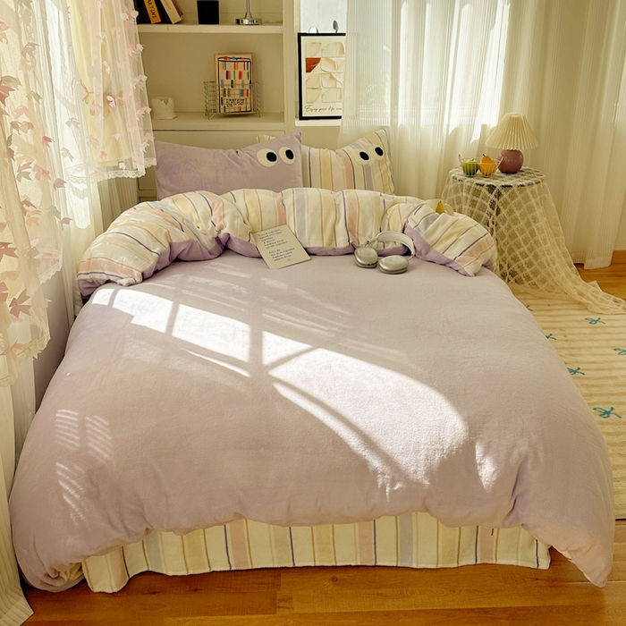 91家纺网 家纺一手货源 找家纺 慕尚 2025新款可爱大眼睛蝴蝶结牛奶绒四件套 露娜风铃紫