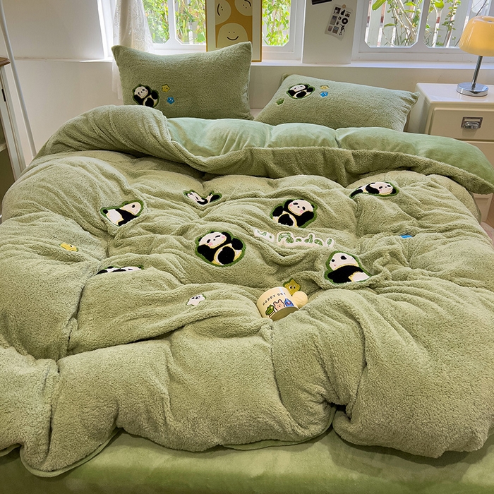 91家纺网 家纺一手货源 找家纺 金爱家 2024新款220g加厚防静电泰迪绒牛奶绒刺绣四件套 泰迪绒-熊猫宝贝