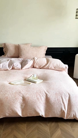 91家纺网 家纺一手货源 找家纺 旷野 2024新款全棉色织大提花磨毛四件套 晚枫林-粉