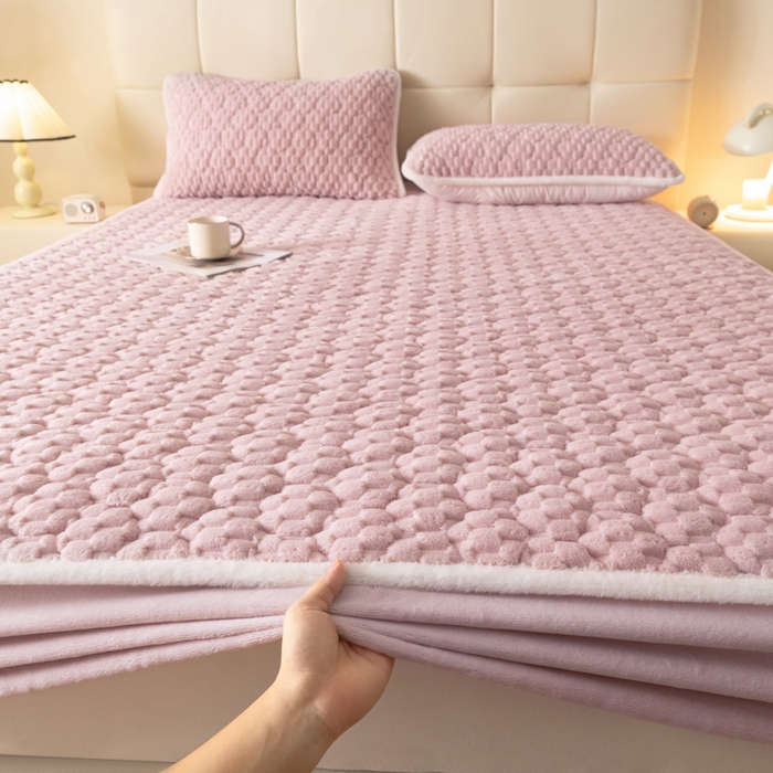 91家纺网 家纺一手货源 找家纺 鑫钰 2024秋冬新款加厚金龟绒牛奶绒床笠床垫保护罩 金龟绒-紫粉