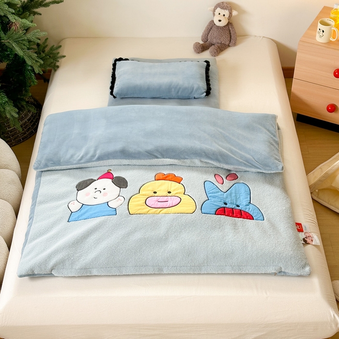 91家纺网 家纺一手货源 找家纺 喜多兔儿童家纺 2024新款320克仿羊毛绒全消光牛奶绒四件套 蓝色小加油