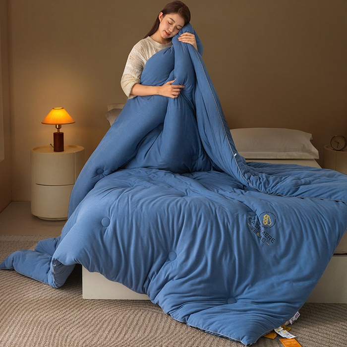 91家纺网 家纺一手货源 找家纺 被靠被 2024新款火山绒大豆纤维被被子被芯 蓝青