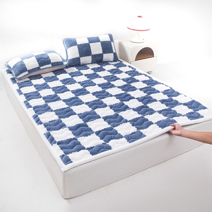 91家纺网 家纺一手货源 找家纺 （总）恒尚居 2024-秋冬新品牛奶绒床褥垫【棋盘格】加厚夹棉软床垫床褥子床护垫