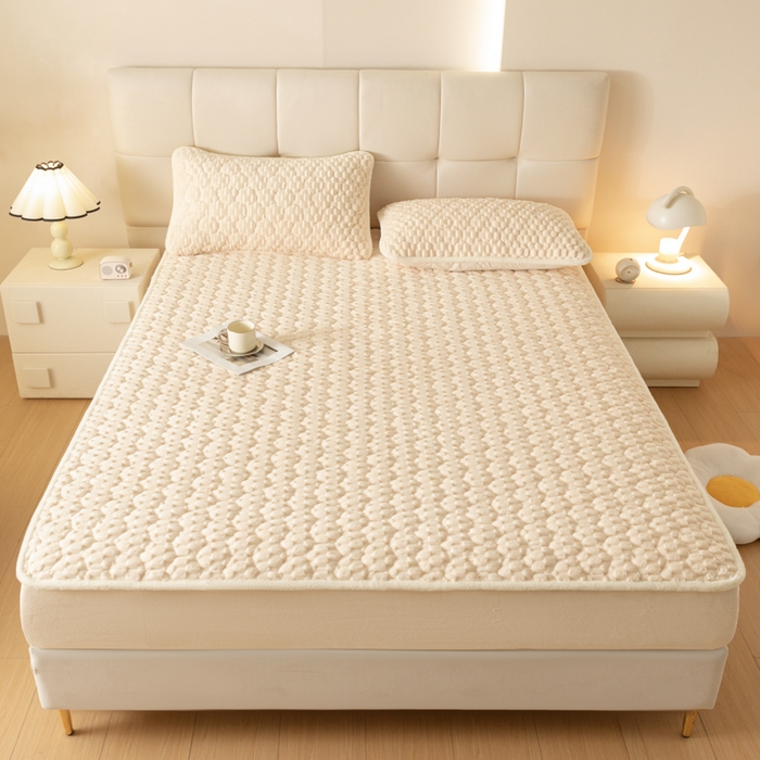 91家纺网 家纺一手货源 找家纺 鑫钰 2024秋冬新款加厚金龟绒牛奶绒床笠床垫保护罩 金龟绒-米白