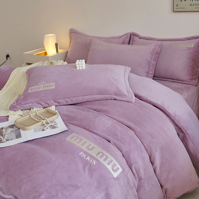 91家纺网 家纺一手货源 找家纺 2024新款m风高品绣花四件套 香芋紫