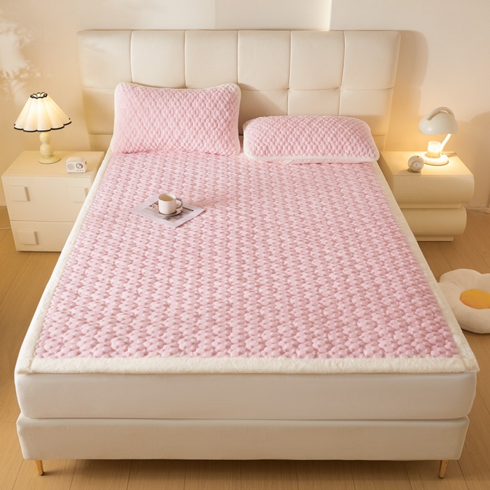 91家纺网 家纺一手货源 找家纺 鑫钰 2024秋冬新款加厚金龟绒牛奶绒床护垫床垫 金龟绒-嫩粉