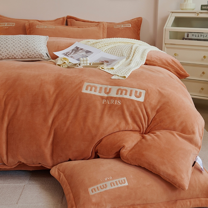 91家纺网 家纺一手货源 找家纺 2024新款m风高品绣花四件套 暮光橙