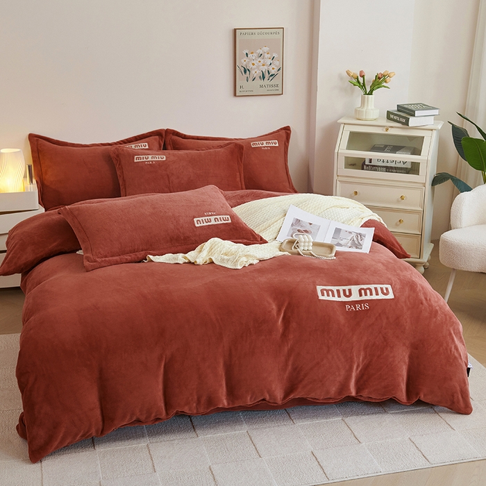 91家纺网 家纺一手货源 找家纺 2024新款m风高品绣花四件套 珊瑚色