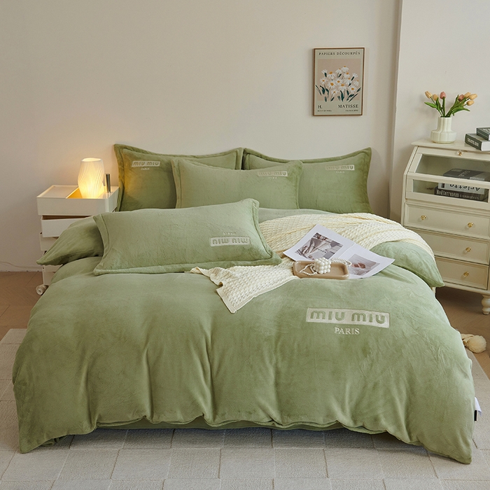 91家纺网 家纺一手货源 找家纺 2024新款m风高品绣花四件套 森林绿