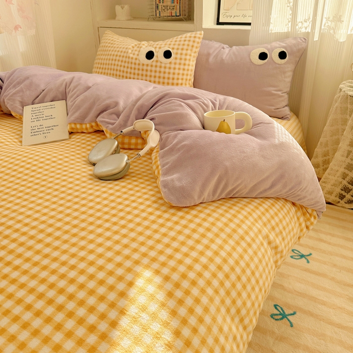 91家纺网 家纺一手货源 找家纺 慕尚 2025新款可爱大眼睛蝴蝶结牛奶绒四件套 芭比风铃紫