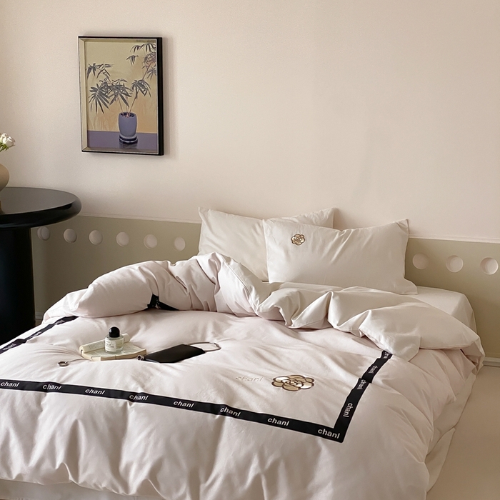 91家纺网 家纺一手货源 找家纺 旷野 2024新款100支全棉磨毛刺绣四件套 山茶花奶白