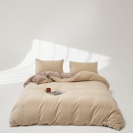 91家纺网 家纺一手货源 找家纺 时光里 2024新款牛奶绒纯色双拼四件套 杏仁拼米咖