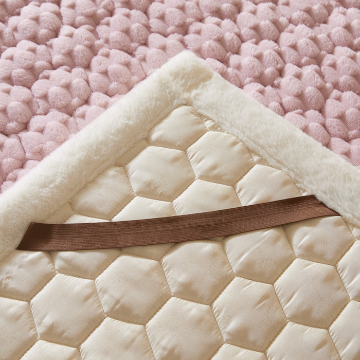 91家纺网 家纺一手货源 找家纺 鑫钰 2024秋冬新款加厚金龟绒牛奶绒床护垫床垫 金龟绒-紫粉