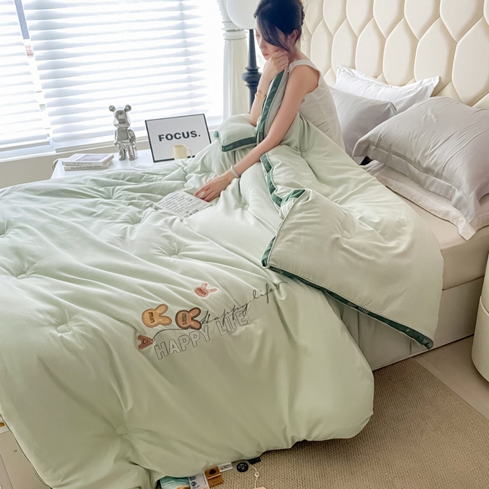 91家纺网 家纺一手货源 找家纺 被靠被 2024新款minmin潘帕斯羊绒被被子被芯 豆绿