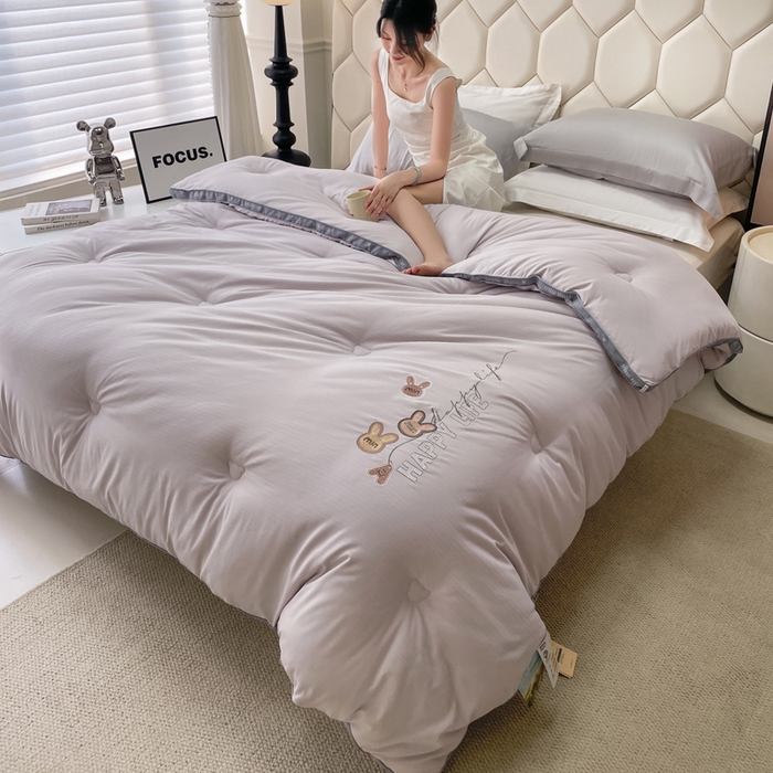 91家纺网 家纺一手货源 找家纺 被靠被 2024新款minmin潘帕斯羊绒被被子被芯 雾霾紫