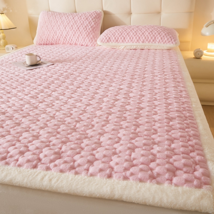 91家纺网 家纺一手货源 找家纺 鑫钰 2024秋冬新款加厚金龟绒牛奶绒床护垫床垫 金龟绒-嫩粉