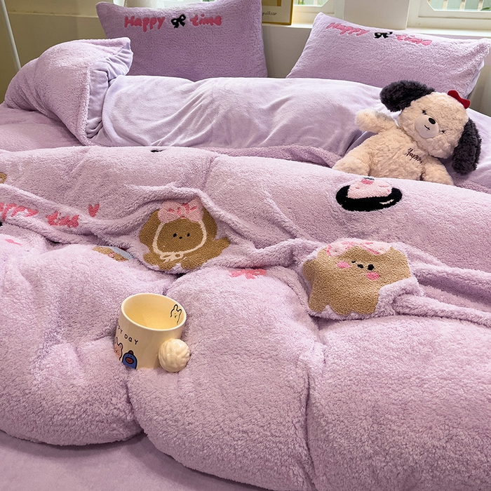 91家纺网 家纺一手货源 找家纺 金爱家 2024新款220g加厚防静电泰迪绒牛奶绒刺绣四件套 泰迪绒-可爱狗