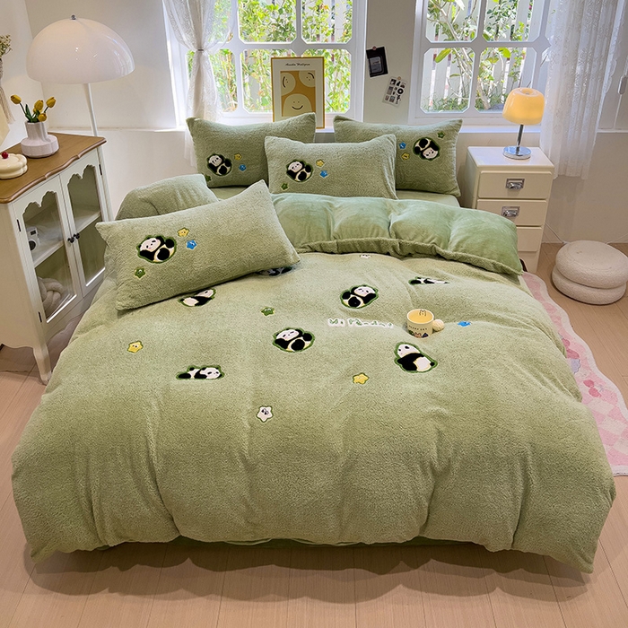 91家纺网 家纺一手货源 找家纺 金爱家 2024新款220g加厚防静电泰迪绒牛奶绒刺绣四件套 泰迪绒-熊猫宝贝