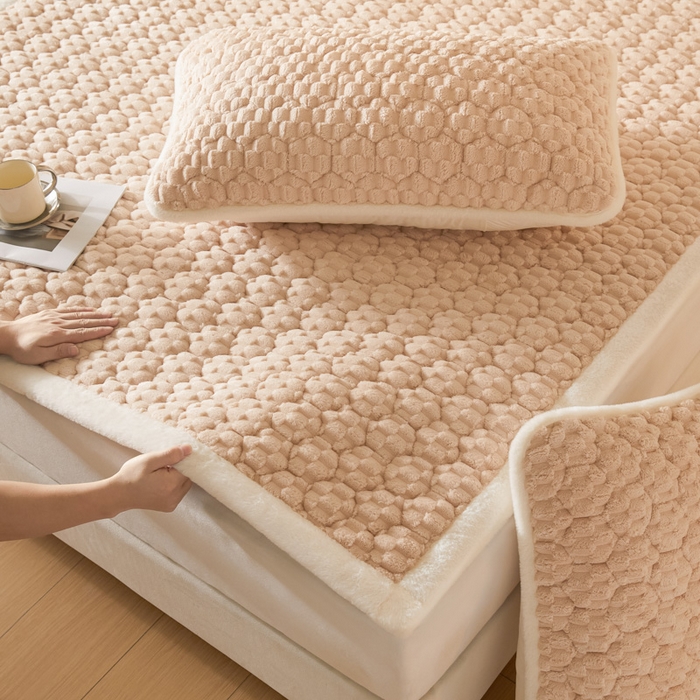 91家纺网 家纺一手货源 找家纺 鑫钰 2024秋冬新款加厚金龟绒牛奶绒床护垫床垫 金龟绒-驼色