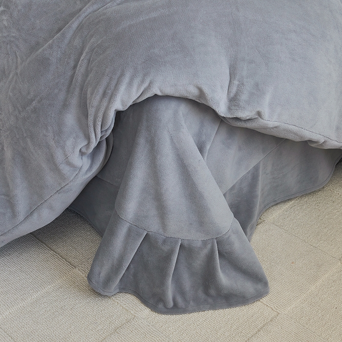 91家纺网 家纺一手货源 找家纺 2024新款m风高品绣花四件套 高级灰