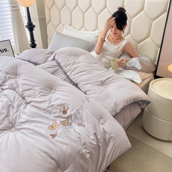 91家纺网 家纺一手货源 找家纺 被靠被 2024新款minmin潘帕斯羊绒被被子被芯 雾霾紫