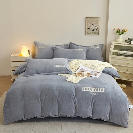 2024新款m风高品绣花四件套 高级灰