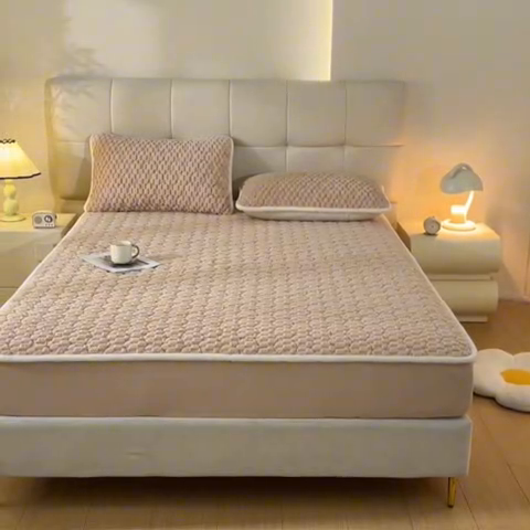 91家纺网 家纺一手货源 找家纺 鑫钰 2024秋冬新款加厚金龟绒牛奶绒床笠床垫保护罩 金龟绒-驼色