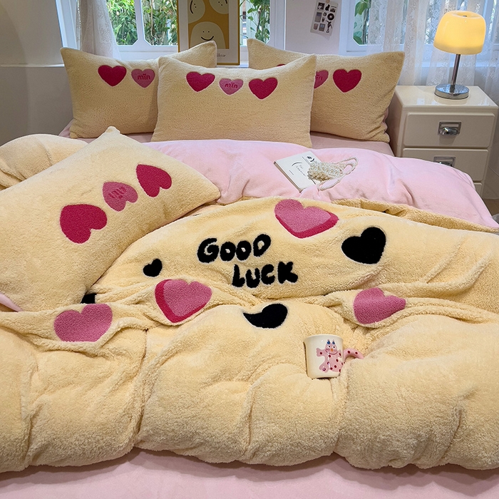 91家纺网 家纺一手货源 找家纺 金爱家 2024新款220g加厚防静电泰迪绒牛奶绒刺绣四件套 泰迪绒-幸运心