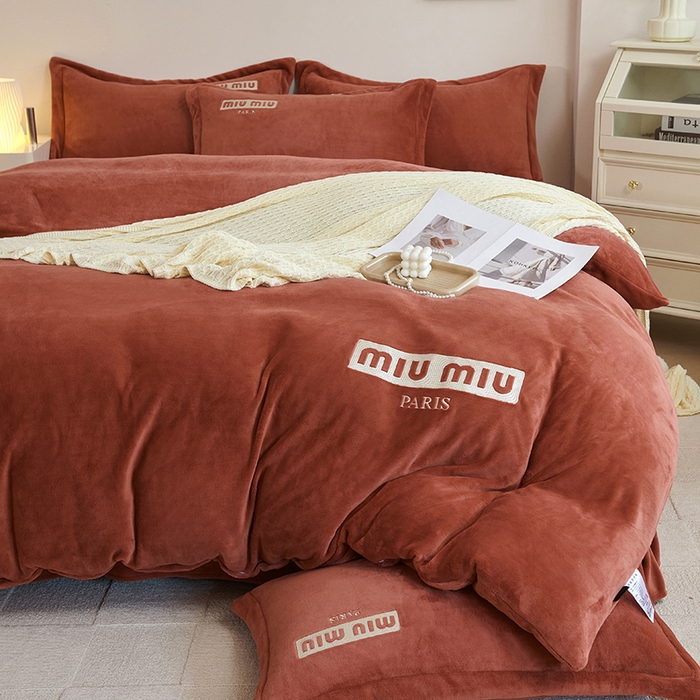 91家纺网 家纺一手货源 找家纺 2024新款m风高品绣花四件套 珊瑚色