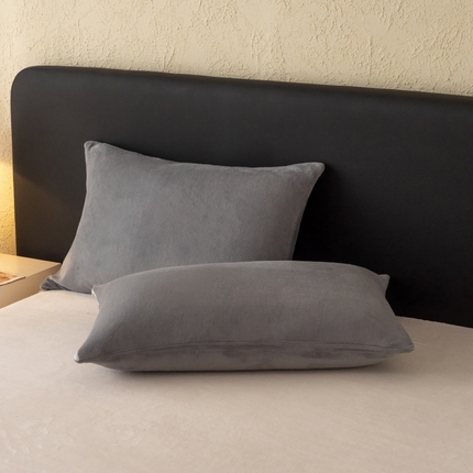 91家纺网 家纺一手货源 找家纺 逸尚阁 2024秋冬新款牛奶绒纯色单枕套枕套 灰