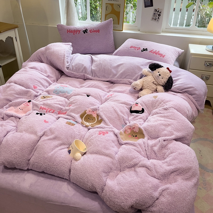 91家纺网 家纺一手货源 找家纺 金爱家 2024新款220g加厚防静电泰迪绒牛奶绒刺绣四件套 泰迪绒-可爱狗