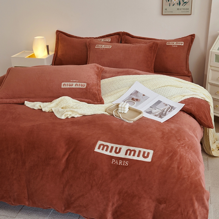 91家纺网 家纺一手货源 找家纺 2024新款m风高品绣花四件套 珊瑚色