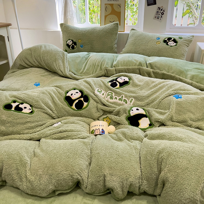 91家纺网 家纺一手货源 找家纺 金爱家 2024新款220g加厚防静电泰迪绒牛奶绒刺绣四件套 泰迪绒-熊猫宝贝