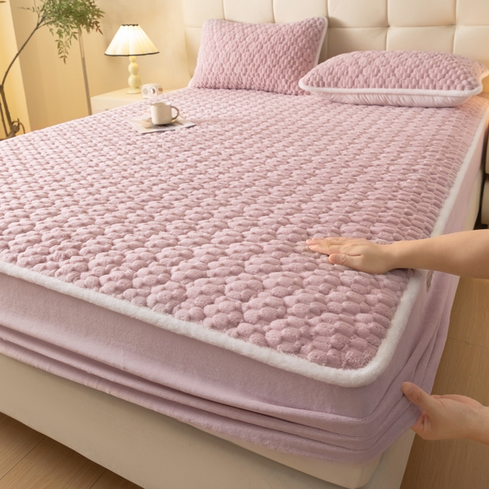 91家纺网 家纺一手货源 找家纺 鑫钰 2024秋冬新款加厚金龟绒牛奶绒床笠床垫保护罩 金龟绒-紫粉