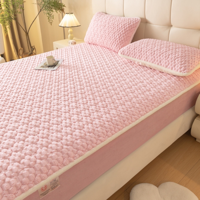 91家纺网 家纺一手货源 找家纺 鑫钰 2024秋冬新款加厚金龟绒牛奶绒床笠床垫保护罩 金龟绒-嫩粉