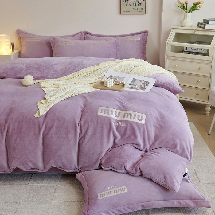 91家纺网 家纺一手货源 找家纺 2024新款m风高品绣花四件套 香芋紫